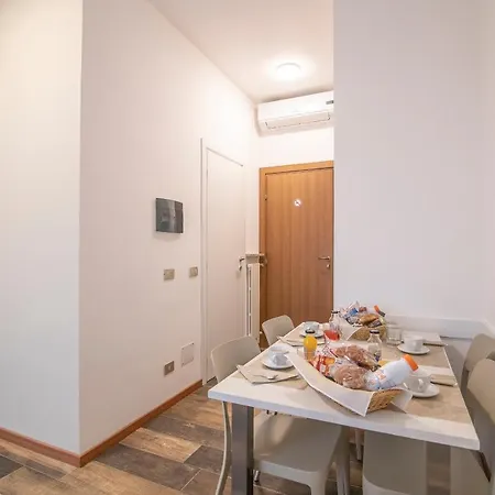 Residenza Miola Lägenhetshotell Saronno